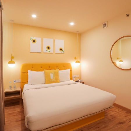 Bloom Hotel - Джаландхар Екстериор снимка